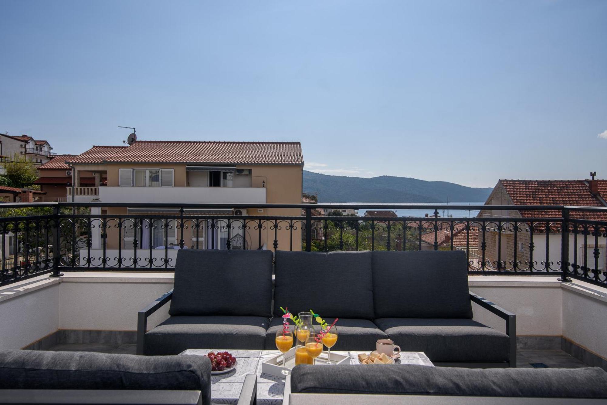 Villa Barbara & Zoran With Free Parking And Heated Swimming Pool Seget Vranjica Exteriör bild