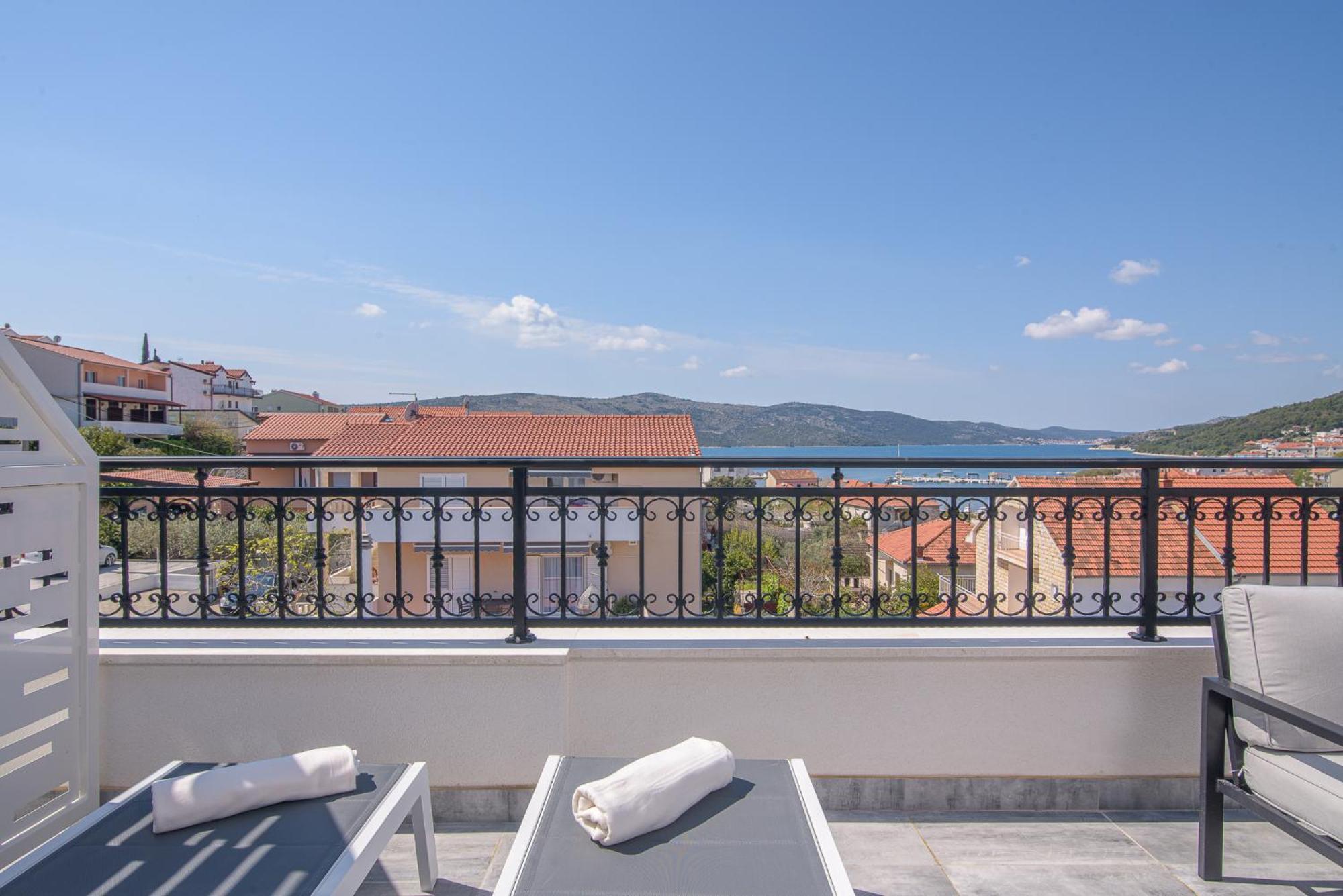 Villa Barbara & Zoran With Free Parking And Heated Swimming Pool Seget Vranjica Exteriör bild