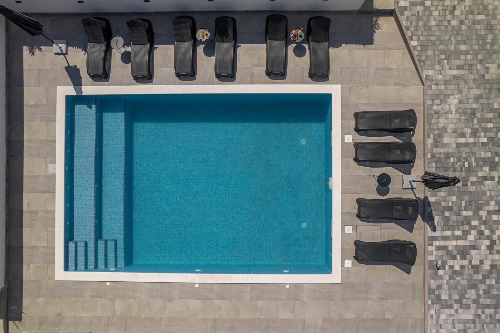 Villa Barbara & Zoran With Free Parking And Heated Swimming Pool Seget Vranjica Exteriör bild