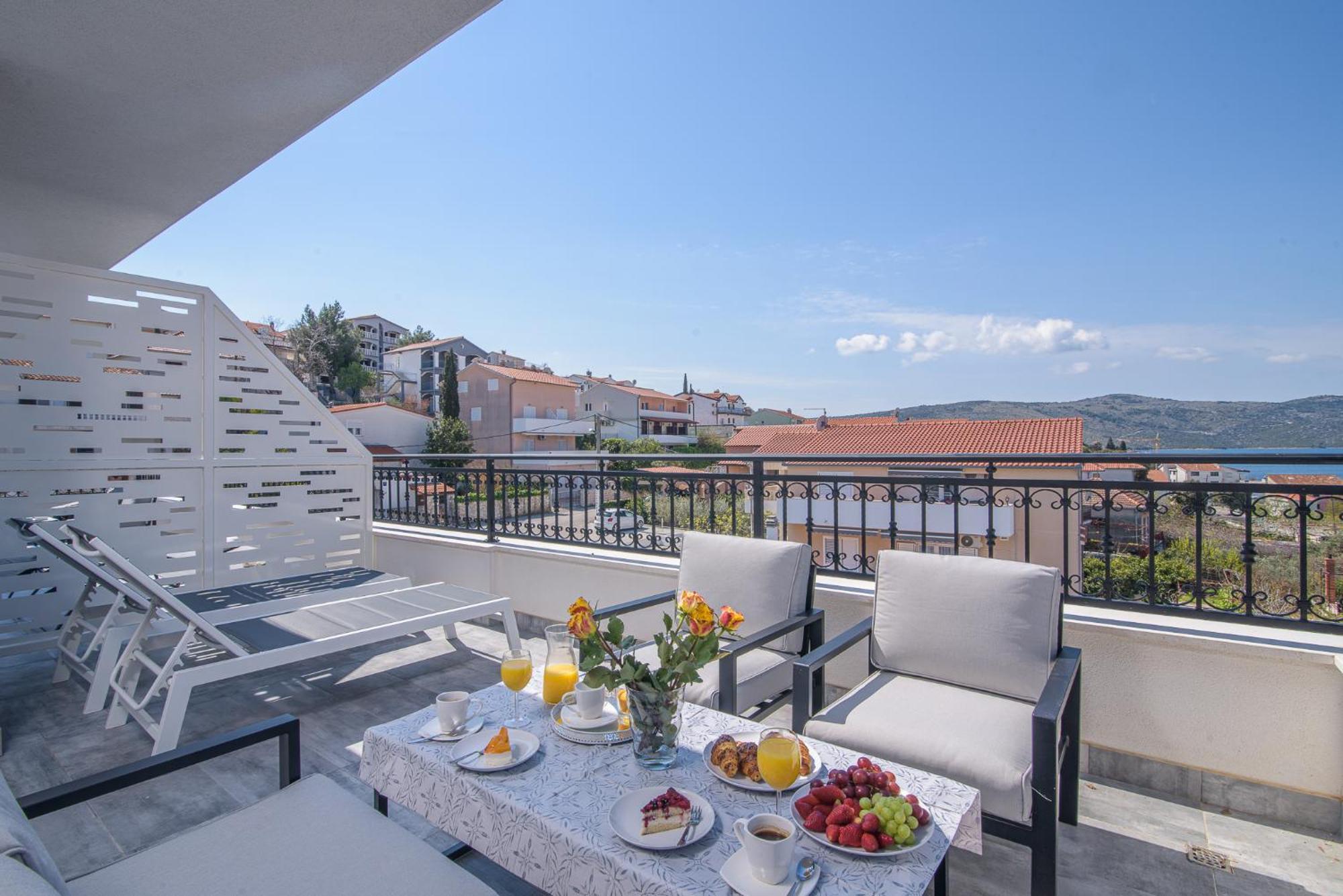Villa Barbara & Zoran With Free Parking And Heated Swimming Pool Seget Vranjica Exteriör bild