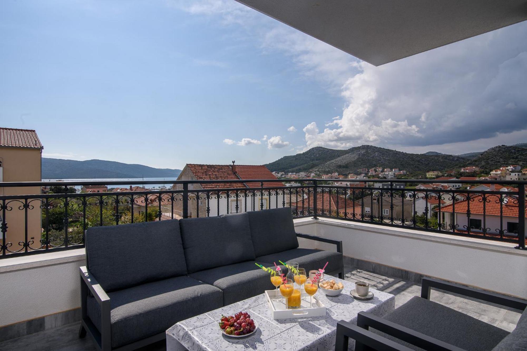 Villa Barbara & Zoran With Free Parking And Heated Swimming Pool Seget Vranjica Exteriör bild