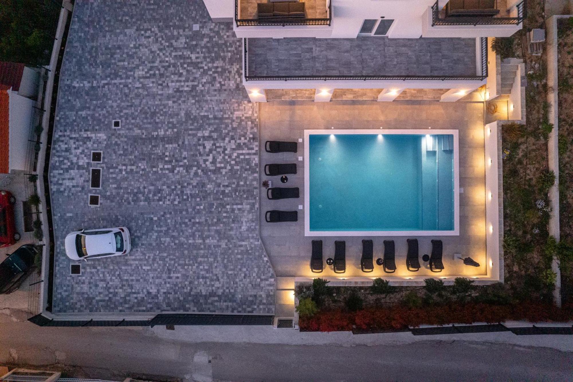 Villa Barbara & Zoran With Free Parking And Heated Swimming Pool Seget Vranjica Exteriör bild