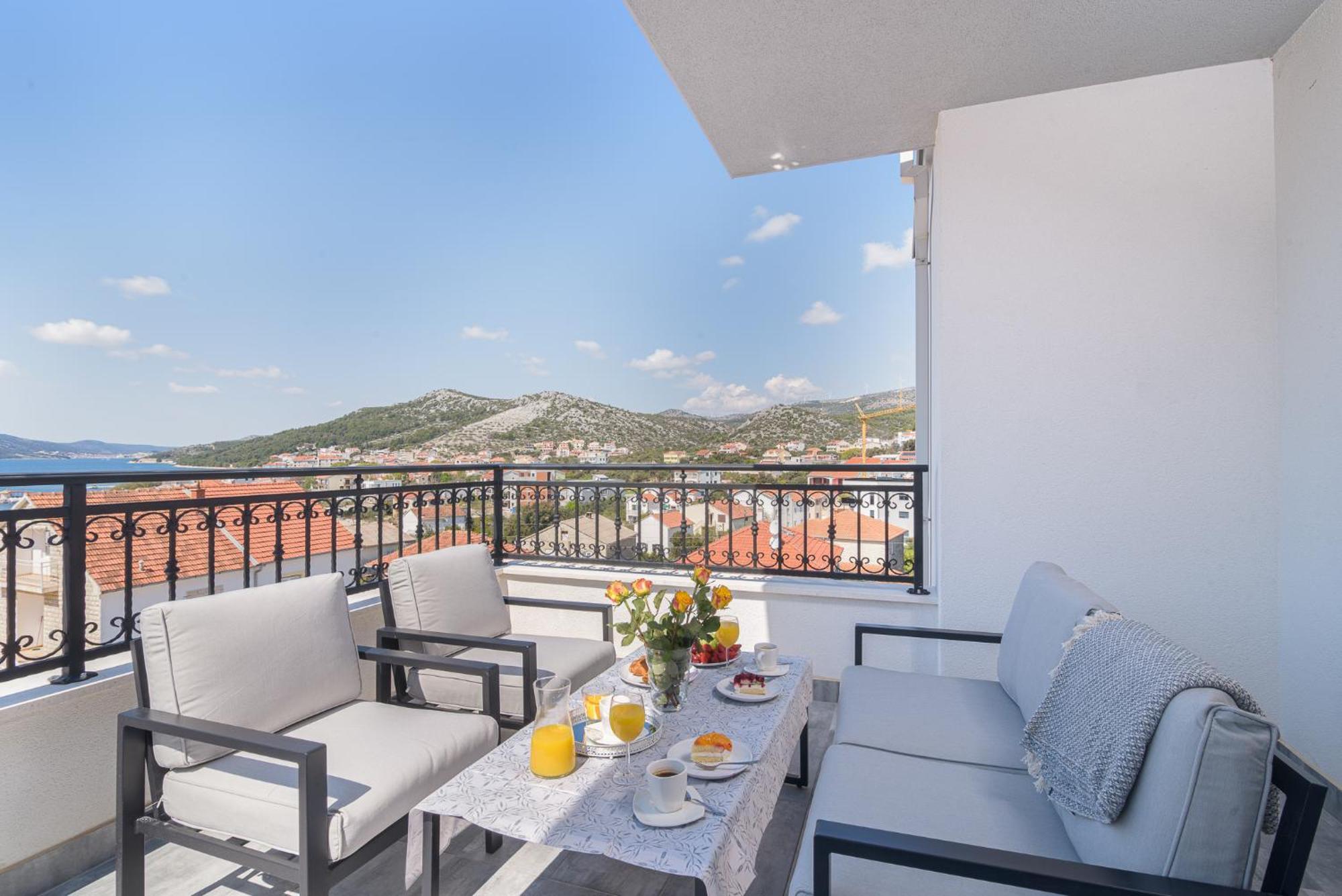 Villa Barbara & Zoran With Free Parking And Heated Swimming Pool Seget Vranjica Exteriör bild