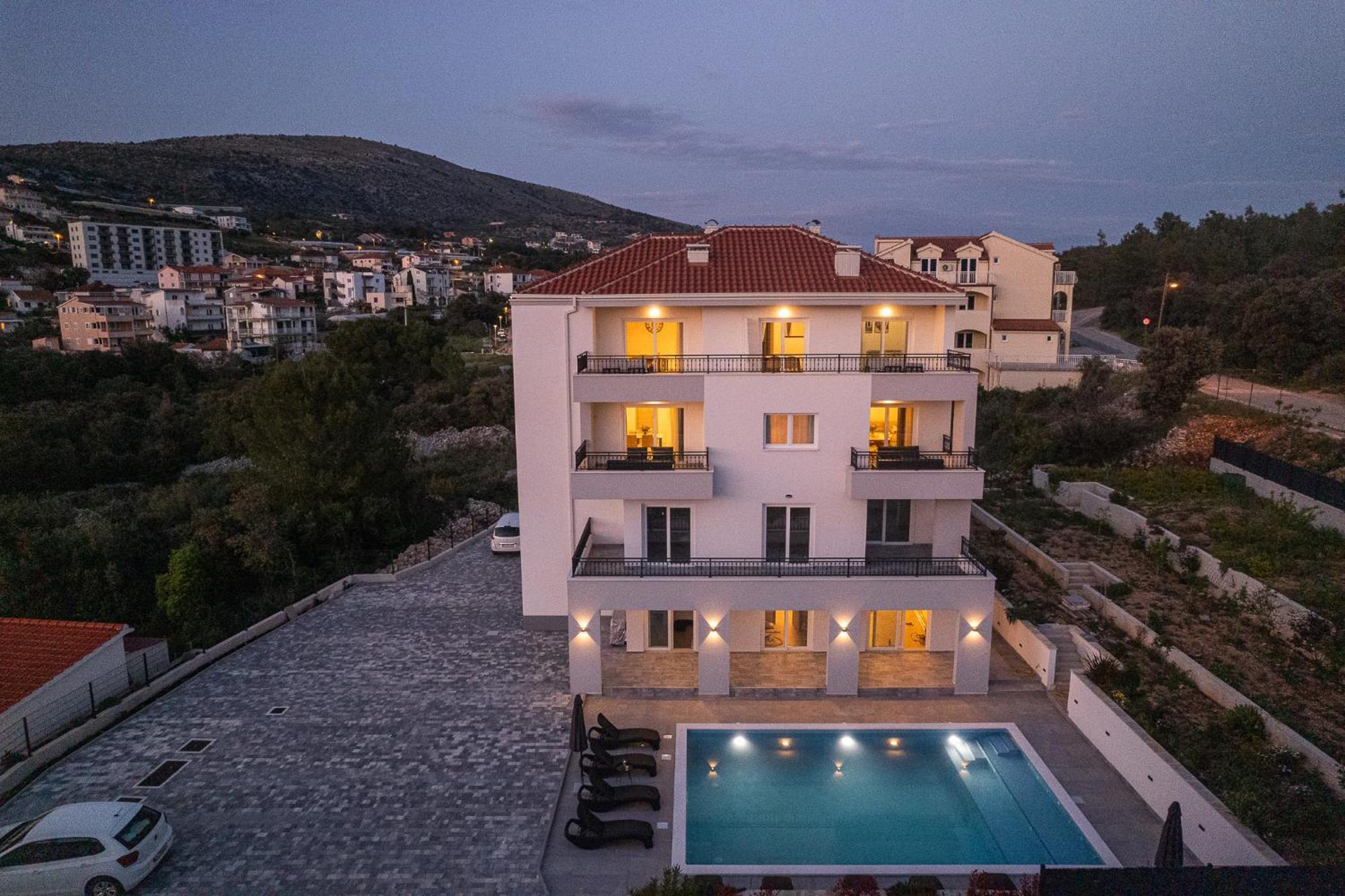 Villa Barbara & Zoran With Free Parking And Heated Swimming Pool Seget Vranjica Exteriör bild