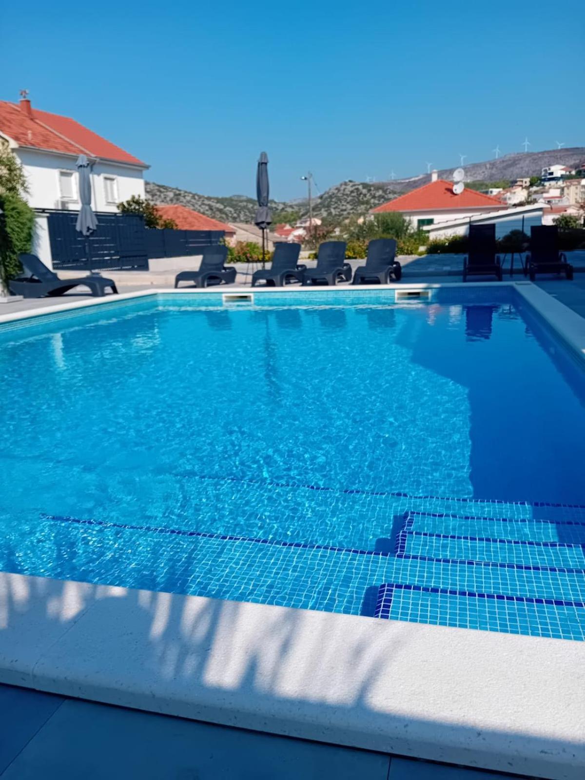 Villa Barbara & Zoran With Free Parking And Heated Swimming Pool Seget Vranjica Exteriör bild